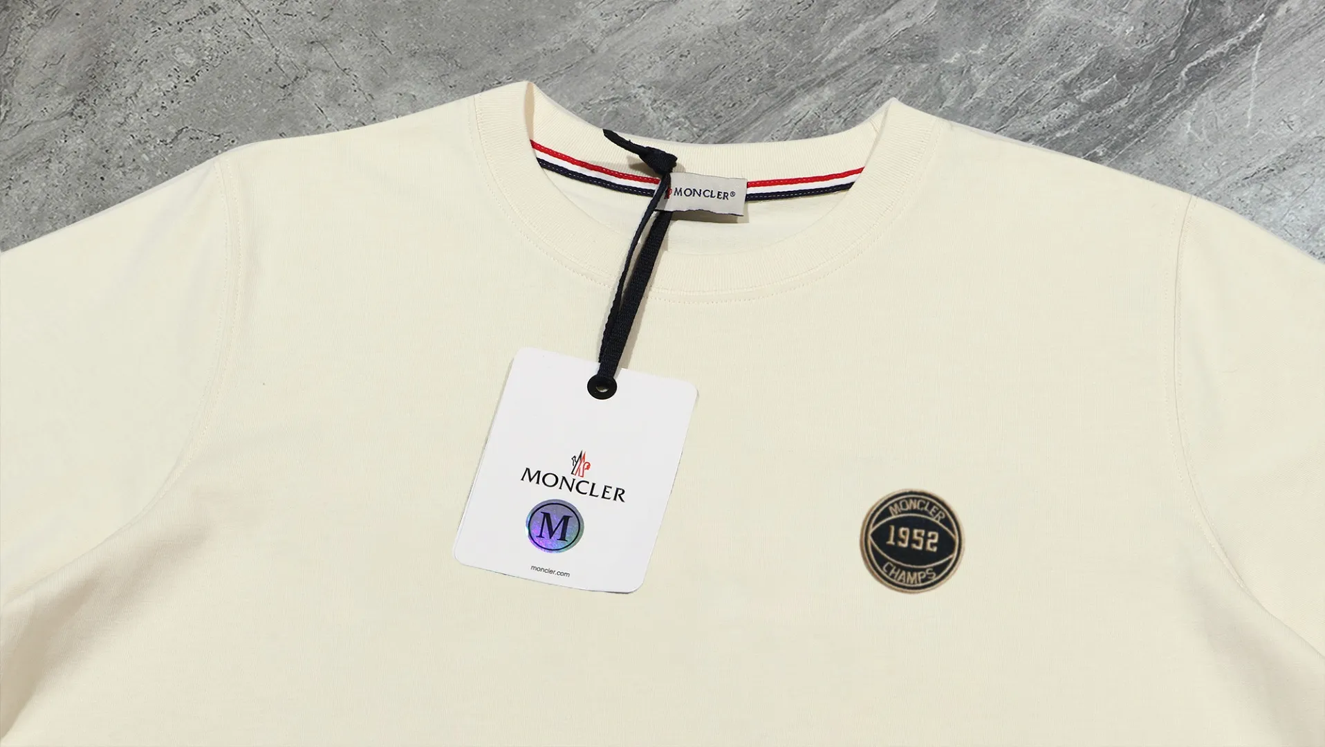 《Moncler~ 》2025New Arrival Quality T , Versatile Quality ！ ‼ 32 250G ‼ ， ， ， ， T 🤪 Sizes：S-M-L-XL-2XL ：Black，White， Same Style